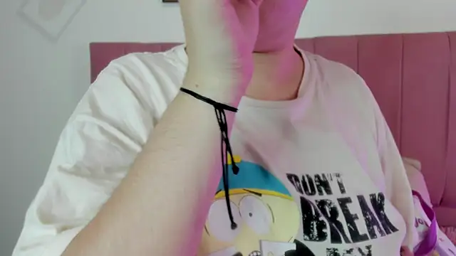 Snapshot of GENNESIS_LOVE chatting on 09-14-25, 07:02 GENNESIS LOVE online show from 09-14-25, 07:02