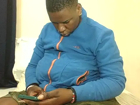 Snapshot of SexyTirries13 chatting on 10-11-25, 05:17 SexyTirries13 online show from 10-11-25, 05:17