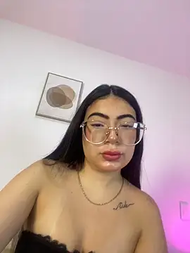Mia 222 online show from 06-04-26, 10:32