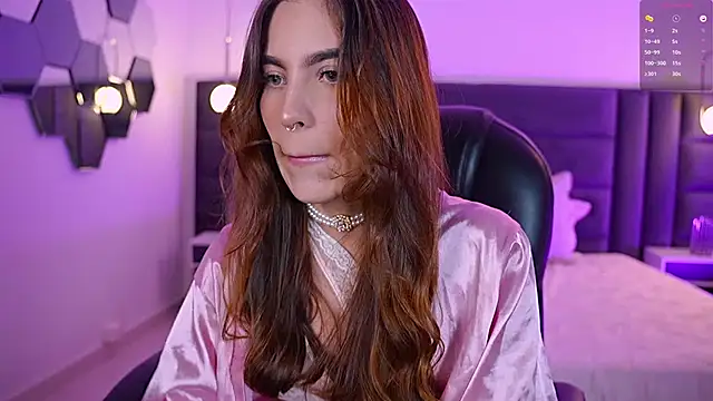 Snapshot of MarianneLane chatting on 03-11-25, 01:05 MarianneLane online show from 03-11-25, 01:05