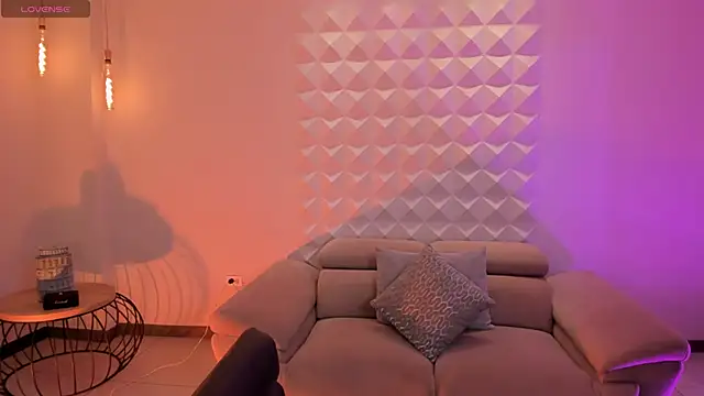 Snapshot of MarianneLane chatting on 09-25-25, 10:02 MarianneLane online show from 09-25-25, 10:02