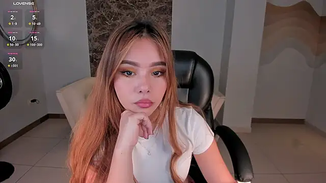 CarolineGraceX online show from 01-11-25, 10:29