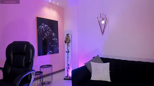 DonnaStonne online show from 03-20-25, 08:19