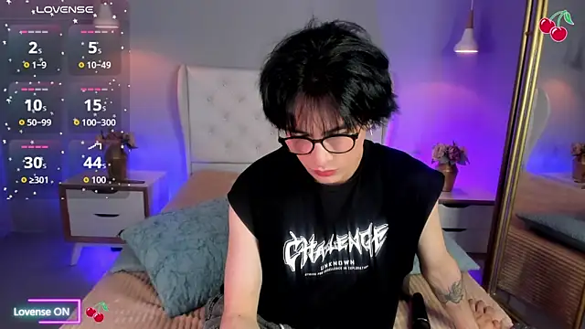 cherryy boy online show from 10-20-25, 08:42