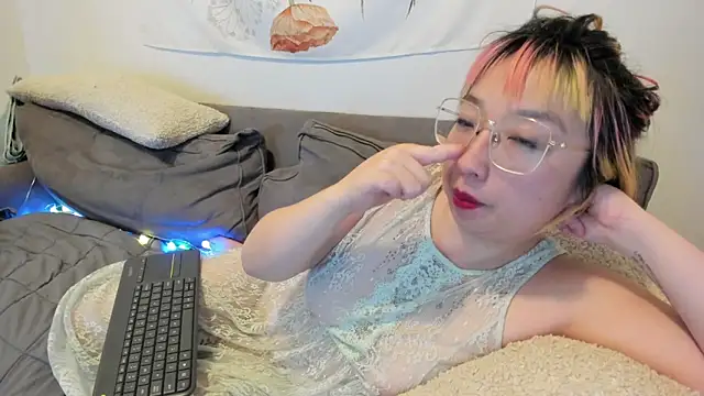 luxgray online show from 12-25-24, 06:20