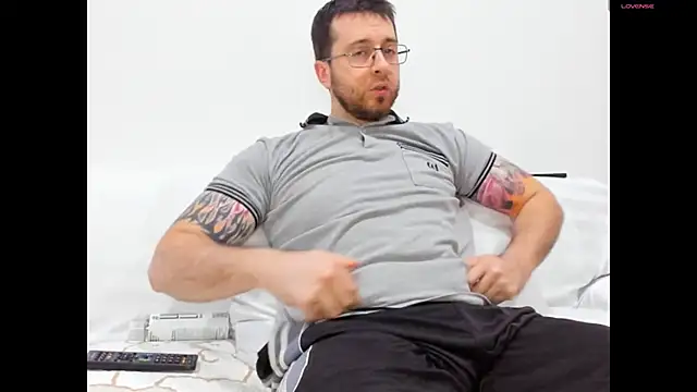 Snapshot of JayXCee_Official chatting on 01-02-25, 03:19 JayXCee Official online show from 01-02-25, 03:19