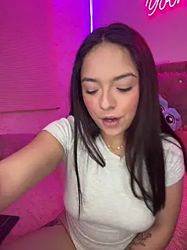 Snapshot of YovngBaby chatting on 02-18-26, 05:14 YovngBaby online show from 02-18-26, 05:14