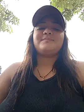 Snapshot of Liancy chatting on 12-04-24, 05:44 Liancy online show from 12-04-24, 05:44