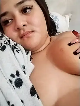 Snapshot of Liancy chatting on 12-11-24, 02:30 Liancy online show from 12-11-24, 02:30