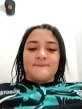 Snapshot of Liancy chatting on 12-12-24, 07:37 Liancy online show from 12-12-24, 07:37