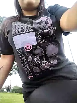 Snapshot of Liancy chatting on 12-13-24, 09:52 Liancy online show from 12-13-24, 09:52