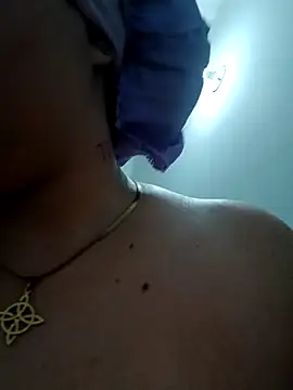 Snapshot of Liancy chatting on 12-23-24, 12:14 Liancy online show from 12-23-24, 12:14