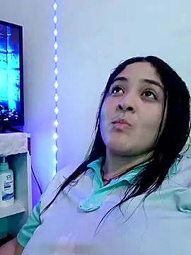 Snapshot of Liancy chatting on 01-26-25, 04:30 Liancy online show from 01-26-25, 04:30