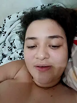 Snapshot of Liancy chatting on 02-05-25, 03:45 Liancy online show from 02-05-25, 03:45