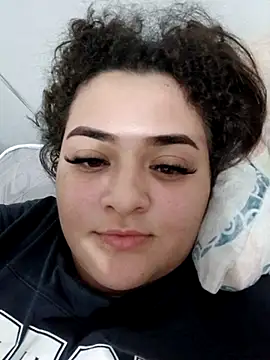 Snapshot of Liancy chatting on 02-14-25, 03:33 Liancy online show from 02-14-25, 03:33