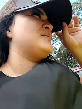 Snapshot of Liancy chatting on 02-15-25, 08:01 Liancy online show from 02-15-25, 08:01