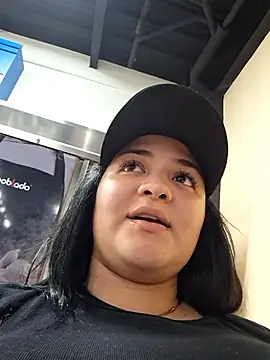 Snapshot of Liancy chatting on 03-09-25, 10:08 Liancy online show from 03-09-25, 10:08