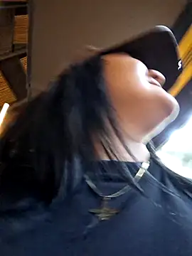 Snapshot of Liancy chatting on 03-22-25, 06:14 Liancy online show from 03-22-25, 06:14