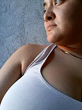 Snapshot of Liancy chatting on 09-21-25, 06:31 Liancy online show from 09-21-25, 06:31