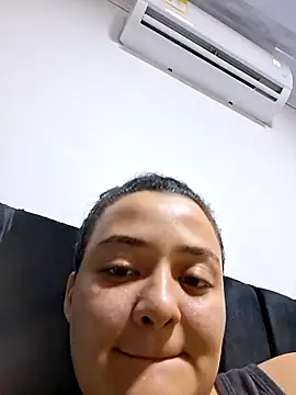 Snapshot of Liancy chatting on 10-29-25, 11:50 Liancy online show from 10-29-25, 11:50