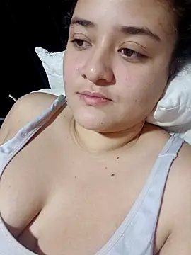 Snapshot of Liancy chatting on 11-02-25, 06:54 Liancy online show from 11-02-25, 06:54