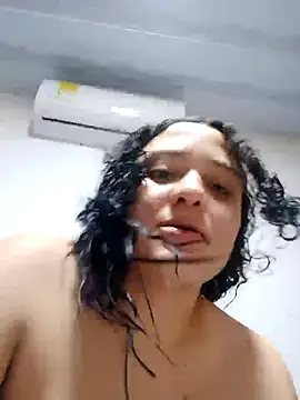 Snapshot of Liancy chatting on 02-17-26, 12:51 Liancy online show from 02-17-26, 12:51