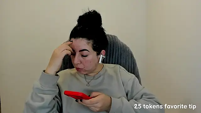 Snapshot of Im_coco chatting on 02-16-25, 03:04 Im coco online show from 02-16-25, 03:04