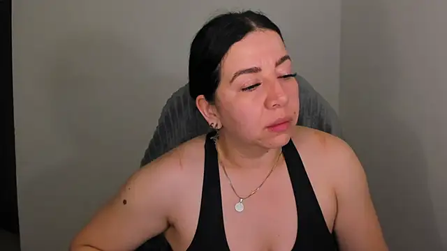 Snapshot of Im_coco chatting on 10-10-25, 02:10 Im coco online show from 10-10-25, 02:10