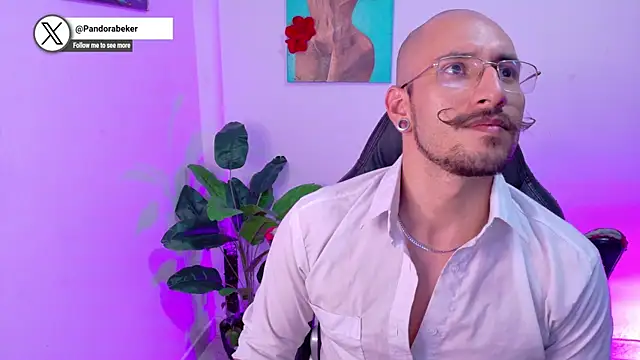 Snapshot of pandorabeker chatting on 01-10-26, 03:08 pandorabeker online show from 01-10-26, 03:08