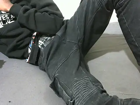 Snapshot of hot_ebonys1 chatting on 09-28-25, 06:35 hot ebonys1 online show from 09-28-25, 06:35