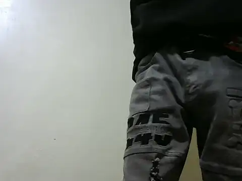 Snapshot of hot_ebonys1 chatting on 10-22-25, 05:45 hot ebonys1 online show from 10-22-25, 05:45