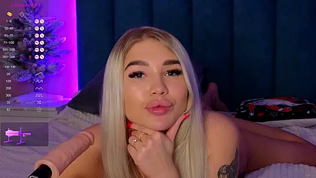 Snapshot of DreamPussyy chatting on 01-24-25, 08:02 DreamPussyy online show from 01-24-25, 08:02