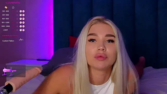 Snapshot of DreamPussyy chatting on 02-17-25, 07:15 DreamPussyy online show from 02-17-25, 07:15