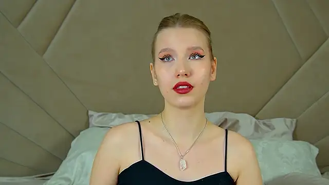 LiliLinn online show from 02-25-25, 11:41