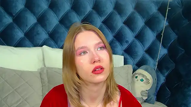 LiliLinn online show from 01-17-26, 04:50