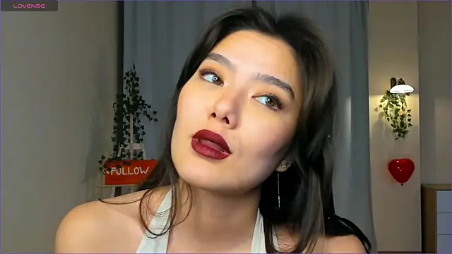 Snapshot of EmmaFisherf chatting on 02-15-25, 04:12 EmmaFisherf online show from 02-15-25, 04:12