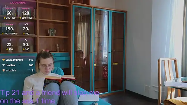 Snapshot of EmmaFisherf chatting on 03-05-25, 09:49 EmmaFisherf online show from 03-05-25, 09:49