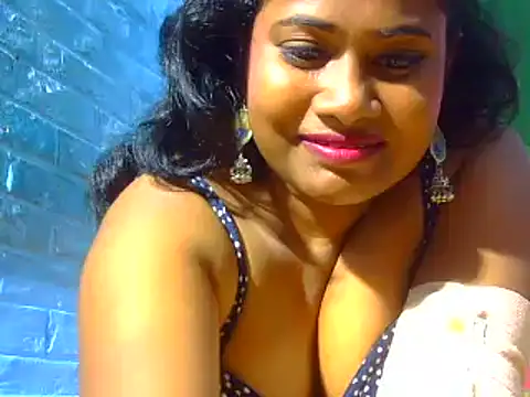 Snapshot of sexy_roma chatting on 12-16-24, 05:11 sexy roma online show from 12-16-24, 05:11