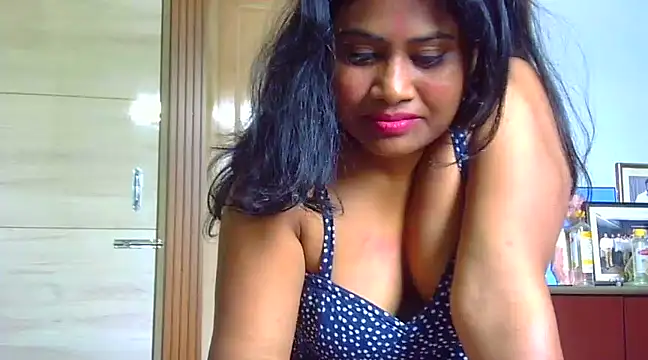 Snapshot of sexy_roma chatting on 03-14-25, 07:04 sexy roma online show from 03-14-25, 07:04