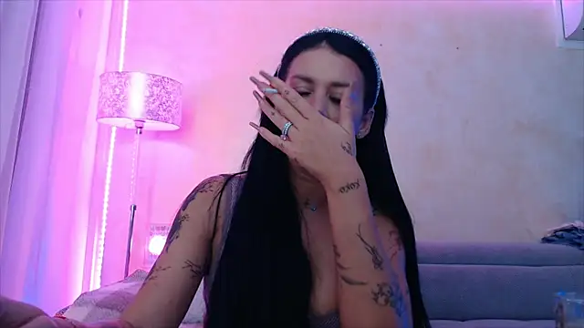 LaylaCruzRose online show from 04-04-26, 05:49