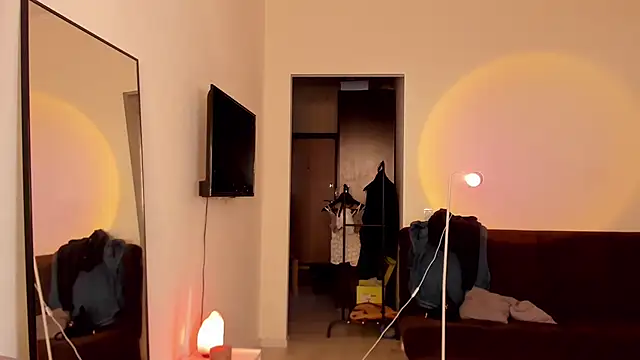 Snapshot of elliemintlover chatting on 09-30-25, 08:36 elliemintlover online show from 09-30-25, 08:36