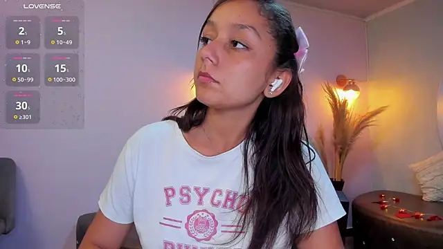 Snapshot of katy_sweet19 chatting on 02-16-25, 01:03 katy sweet19 online show from 02-16-25, 01:03