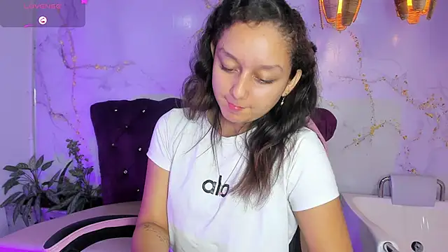 Snapshot of katy_sweet19 chatting on 06-27-26, 12:22 katy sweet19 online show from 06-27-26, 12:22