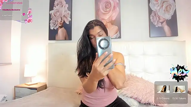 Sweetdreamses  online show from 01-10-25, 12:26