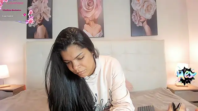 Sweetdreamses  online show from 01-19-25, 12:28