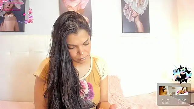 Sweetdreamses  online show from 01-22-25, 12:38