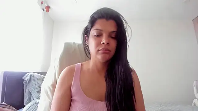 Sweetdreamses  online show from 10-09-25, 02:26