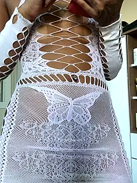 Indiazinhax online show from 10-28-25, 10:52