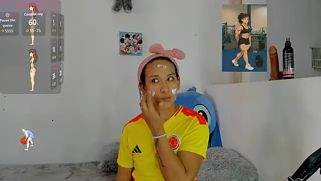 Snapshot of Valeria_Fitness chatting on 06-17-26, 07:04 Valeria Fitness online show from 06-17-26, 07:04