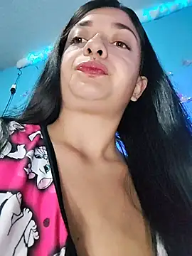 Snapshot of evelyn_prince1 chatting on 07-12-26, 09:44 evelyn prince1 online show from 07-12-26, 09:44